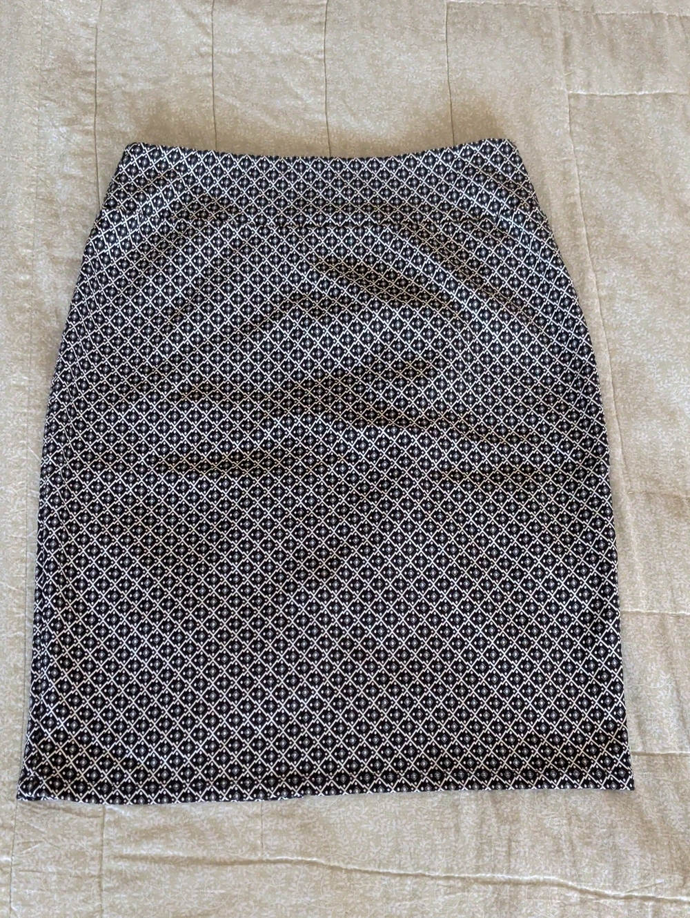 Women's Black and White Geometric Pencil Skirt